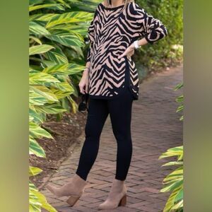 Cabi Dani oversized sweater size medium